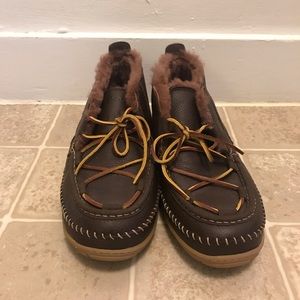 Mens L.L.Bean “wicked good leather lodge chukkas” slippers rubber sole size 13.